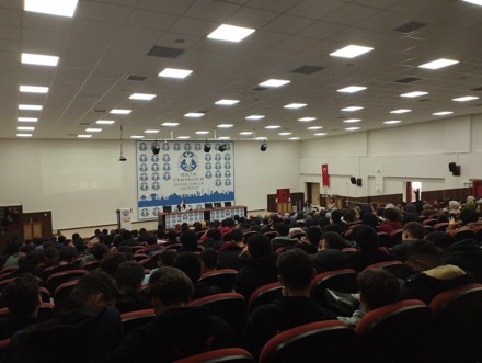 "Sahneden Secdeye Yolculuk" konulu konferans gerçekleştirildi.